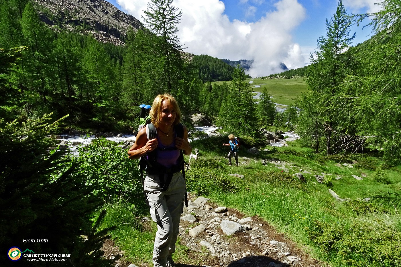 21 Lasciata la pian, saliamo accanto allo scrosciante torrente.JPG -                                